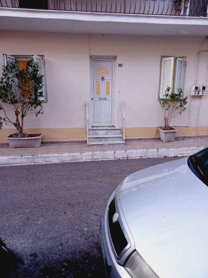 Στην Αυλή Της Ράχης Kalamata Exterior foto