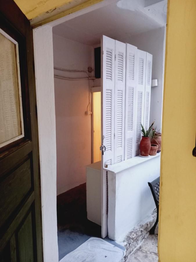 Στην Αυλή Της Ράχης Kalamata Exterior foto