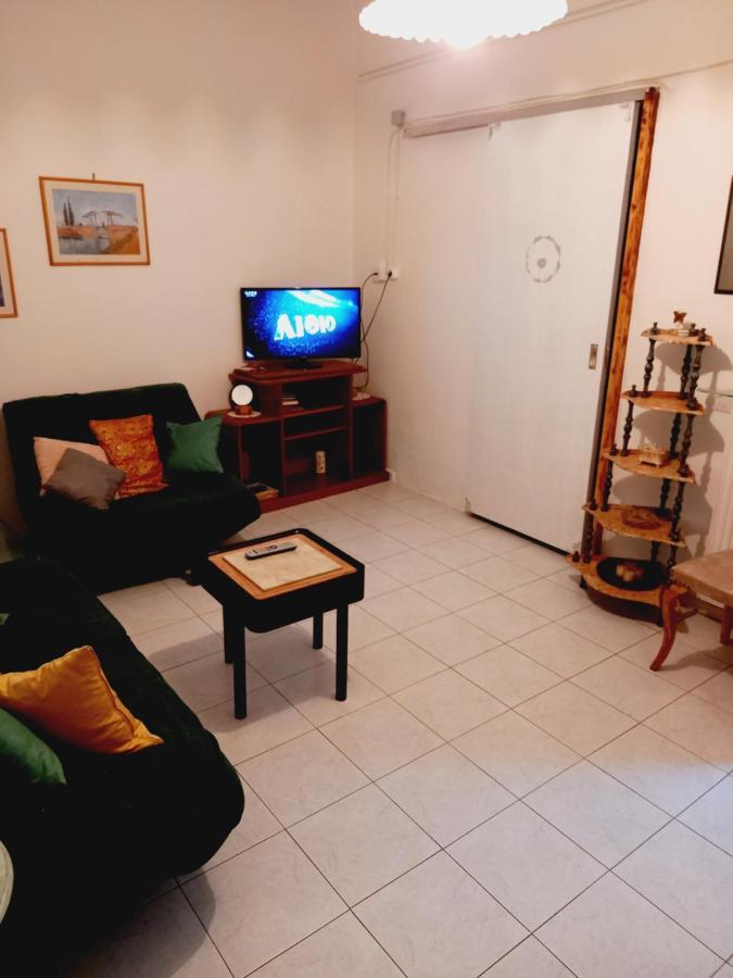 Στην Αυλή Της Ράχης Kalamata Exterior foto