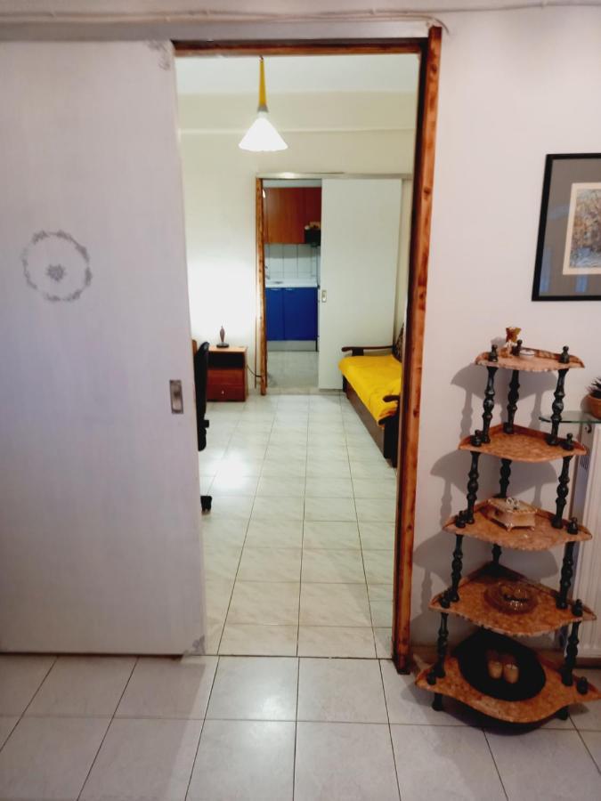 Στην Αυλή Της Ράχης Kalamata Exterior foto